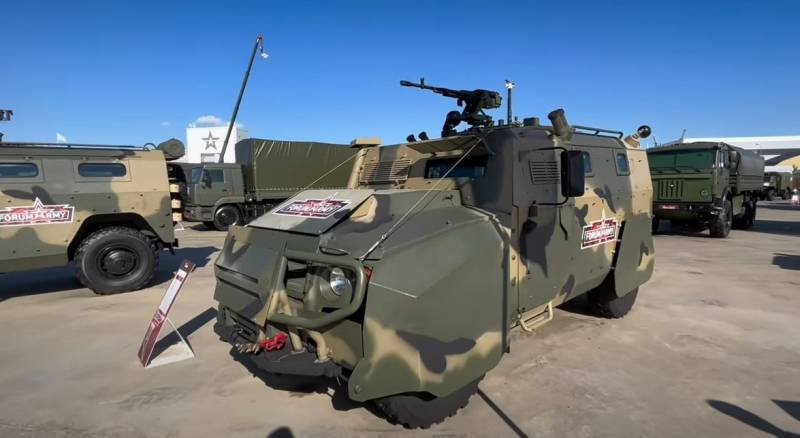 Брониран автомобил "Tiger-М" във версията "Лудия Макс" е забелязан в зоната на бойните действия ВИДЕО