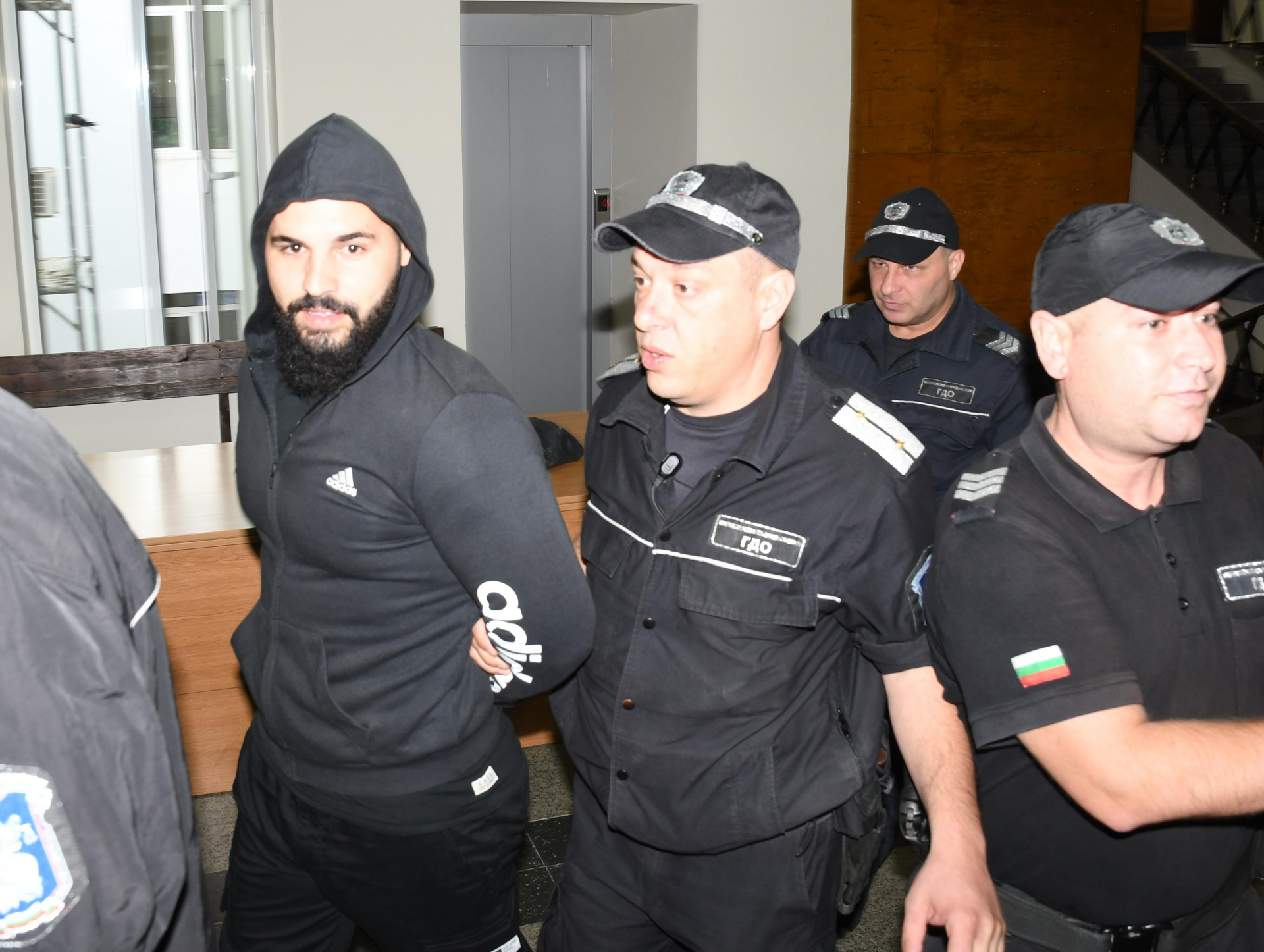 Касапинът Георги, който преби и наряза Дебора, изнагля брутално 