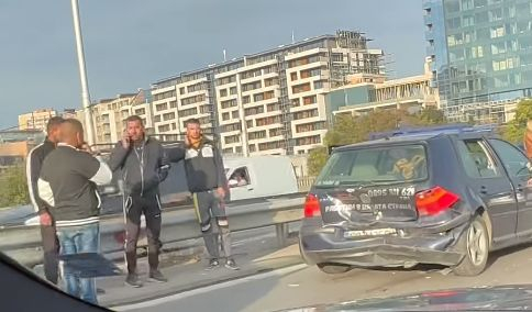 В София е като на война! След кървавия инцидент с 15-г. момче, сега... СНИМКИ