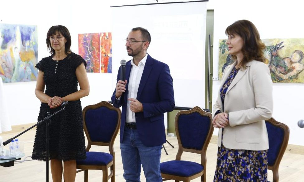 Хекимян увеличава с 50% заплатите на...