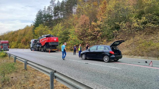 Куп шофьори в капан на Хаинбоаз след жестоко меле СНИМКА