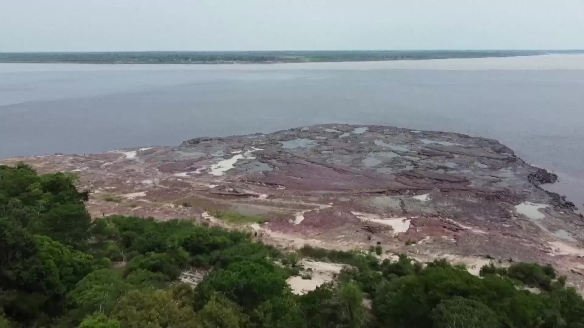 Сушата разкри нещо уникално над 2000 години по поречието на Амазонка ВИДЕО
