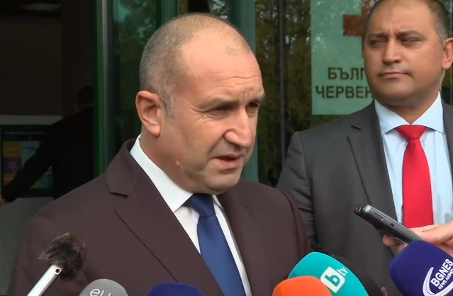 Става напечено! Радев с първи коментар след извънредната вест на Денков за България!
