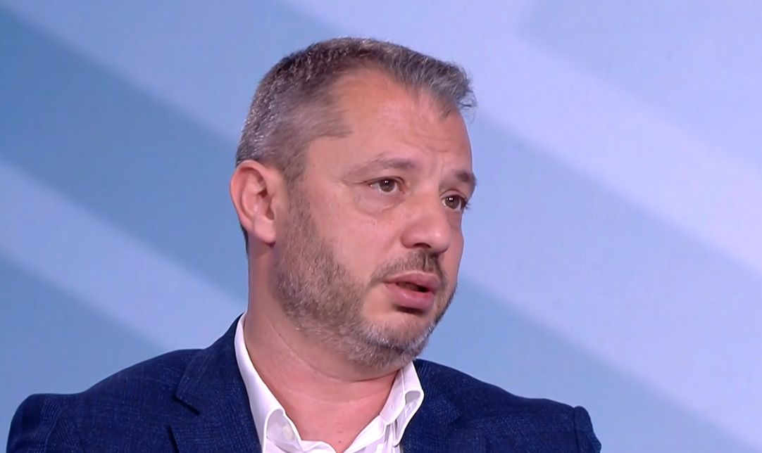 Делян Добрев завежда дело срещу Денков, ако във вторник...