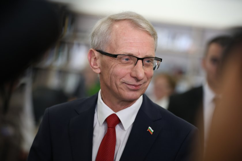 Денков на крака в Брюксел, чака го важен ден