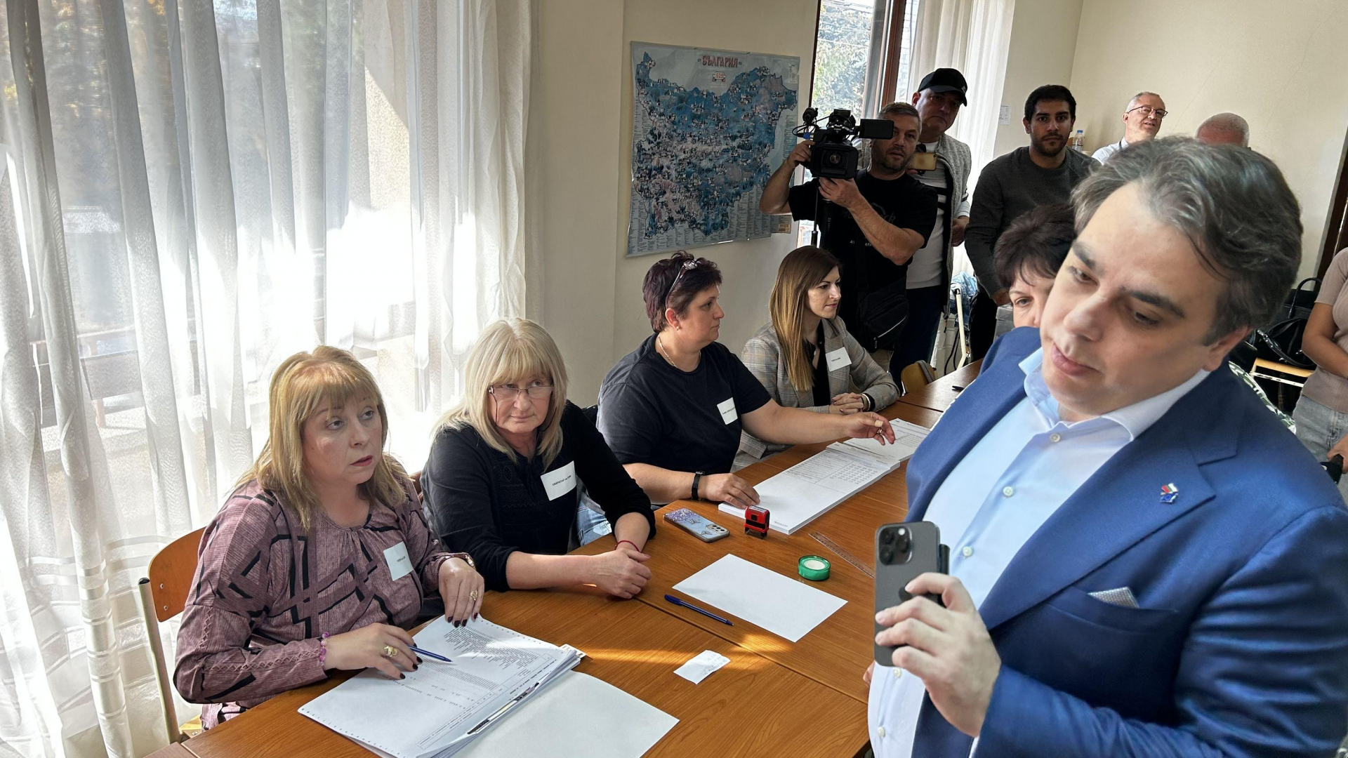 ЦИК реши съдбата на Асен Василев ДОКУМЕНТ