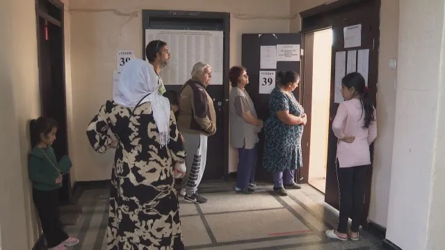 Напрежение в Пловдив: ТВ екип се счепка яростно със застъпник на партия ВИДЕО