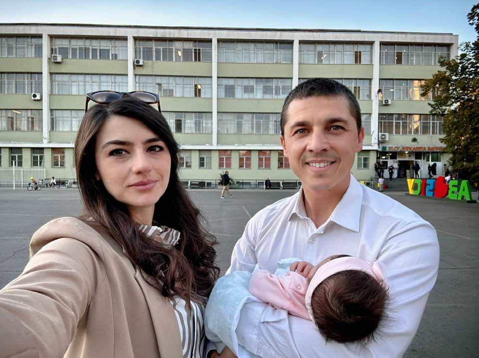 Ето къде заведе Лена Бориславова 40-дневното си бебе СНИМКА 