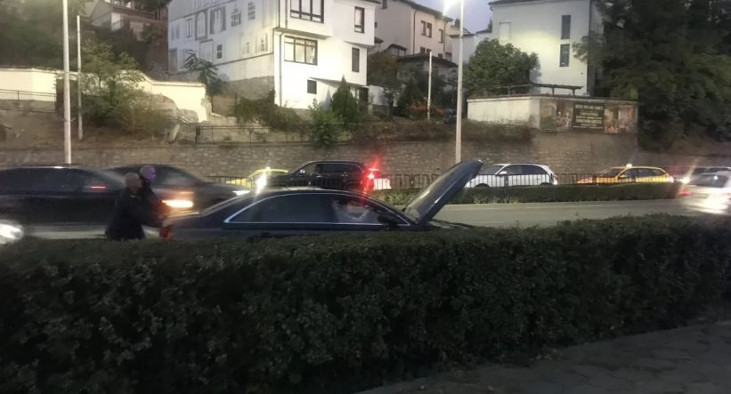 Цял Пловдив говори за тези полицаи, какви ги свършиха в центъра в час пик СНИМКИ
