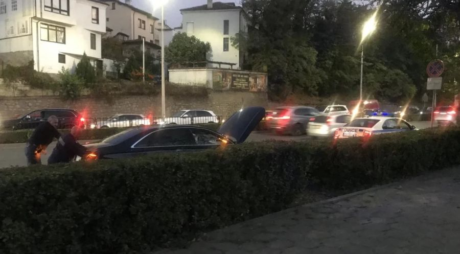 Цял Пловдив говори за тези полицаи, какви ги свършиха в центъра в час пик СНИМКИ