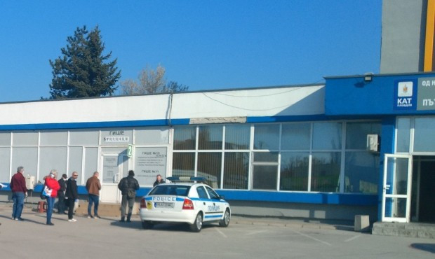 Пловдивчанка гневно: Това безумие се случва всеки ден пред очите на служителите на КАТ!