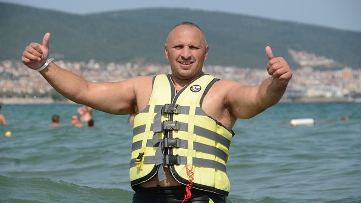 Пак го направи! Пламен Пържолата поръча „златен“ телешки рибай стек, но този път... СНИМКИ