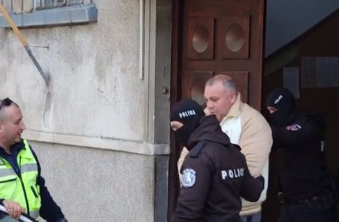 Задържаха знакови фигури от кримиконтингента в Провадия, заплашвали… ВИДЕО