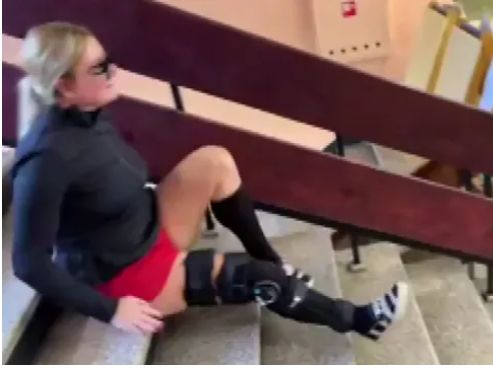Всичко беше срещу Димитрина, но тя не се предаде и успя да гласува ВИДЕО