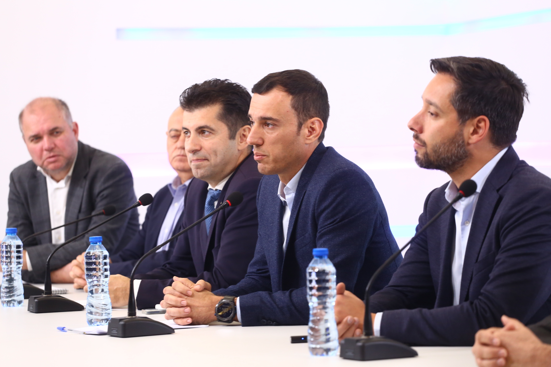 Мрежата: Провал за ПП, избегнаха катастрофата на косъм 