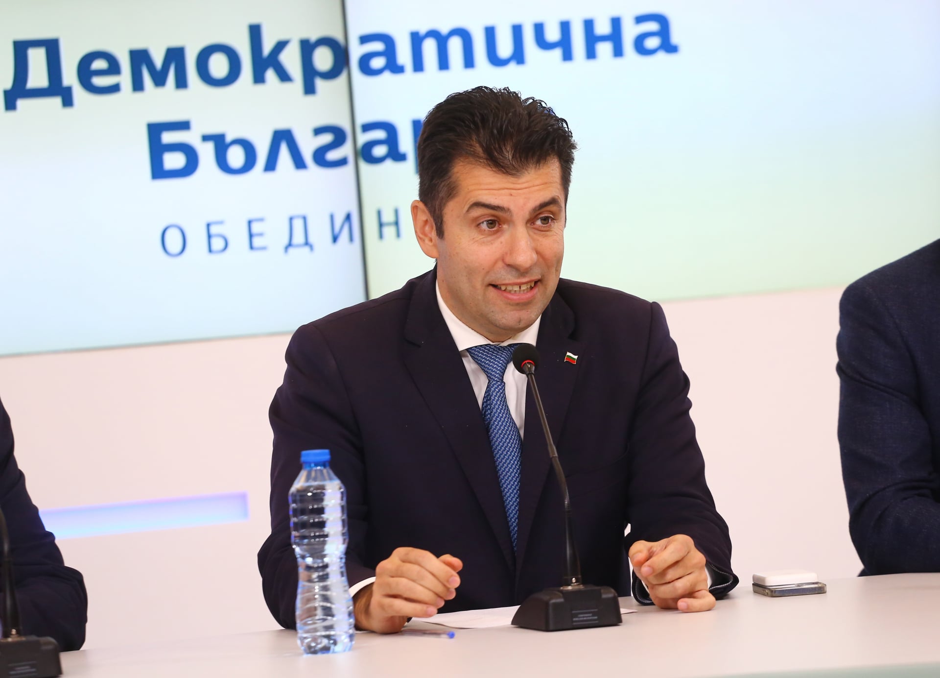 Петков: Цялото общество ни чака!