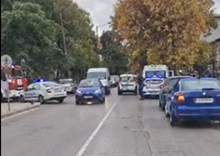 Първо в БЛИЦ TV! Опасен екшън в София! Гъмжи от полиция СНИМКИ