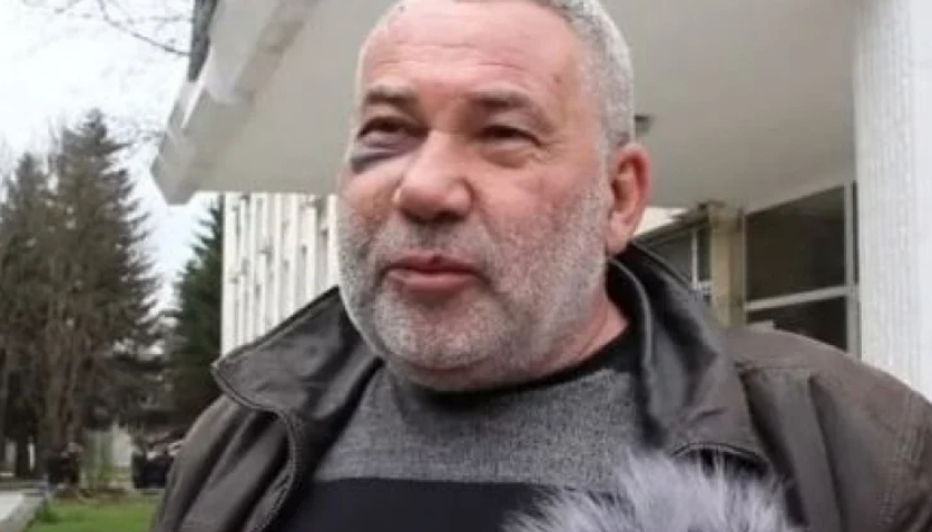 Дежавю: Новоизбран кмет полага клетва зад решетките