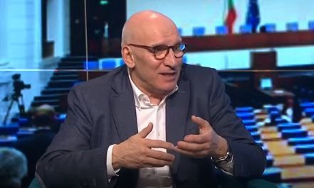 Хампарцумян с мрачна прогноза, посече жестоко Асен Василев 