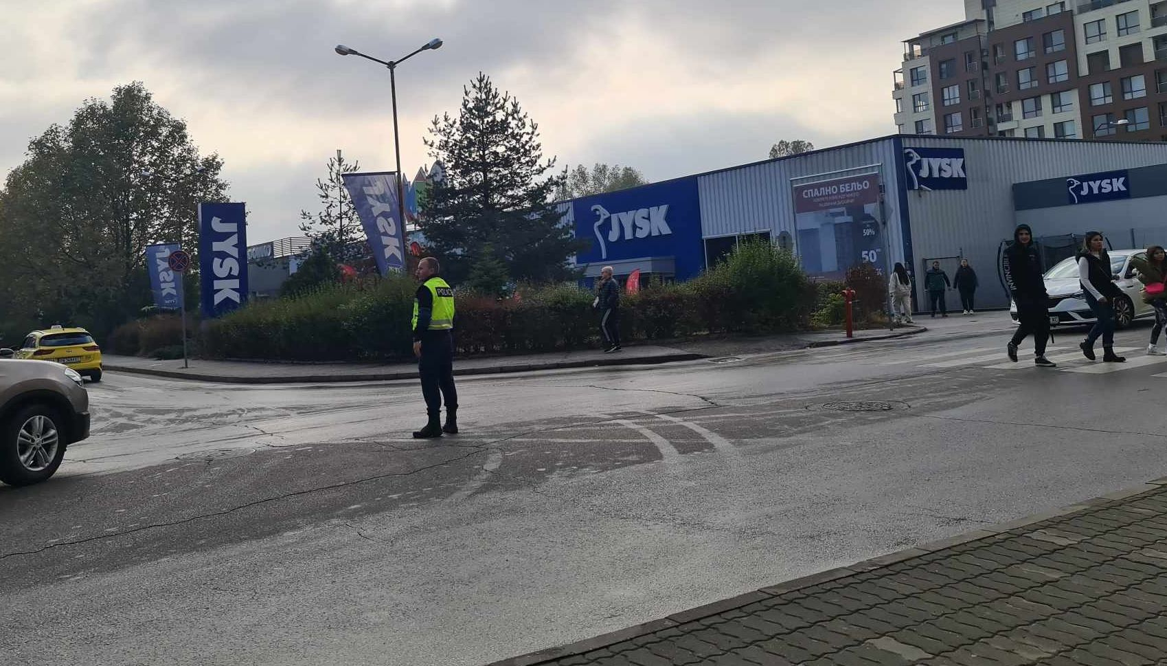 Пловдив полудя! Магазините се пръскат по шевовете СНИМКИ