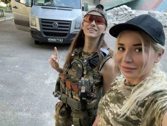 Млади снайперистки гинат на фронта в Украйна СНИМКИ 
