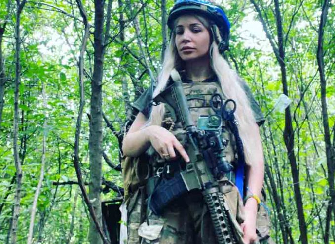 Млади снайперистки гинат на фронта в Украйна СНИМКИ 