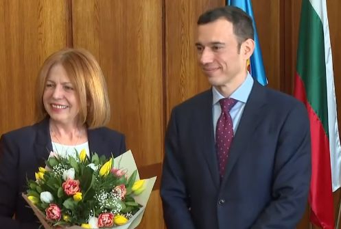 Фандъкова засипа Терзиев с чудни дарове! Даде му личната й... БЛИЦ TV