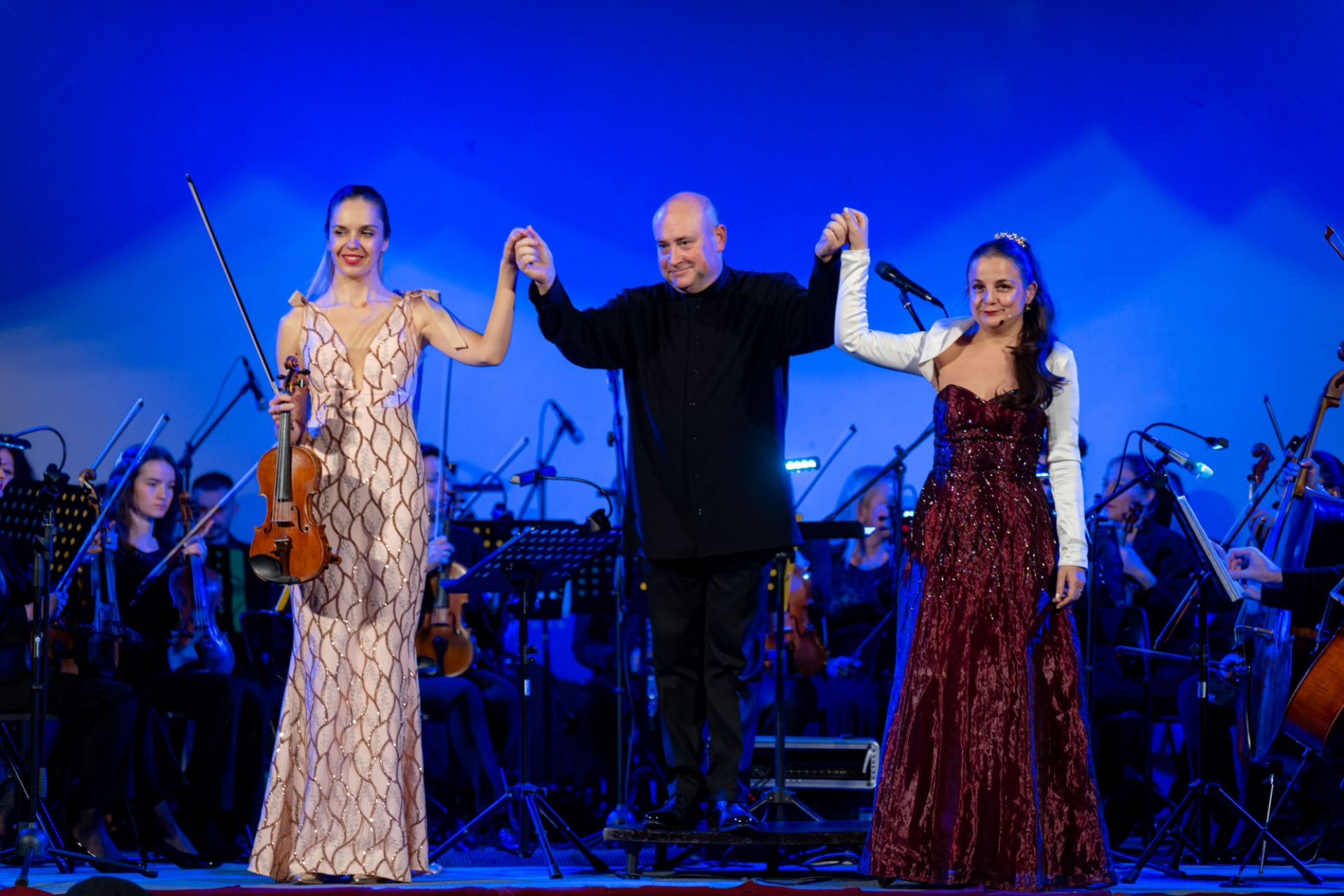 Васил Петров тръгва на национално турне с празнична програма "White Christmas"