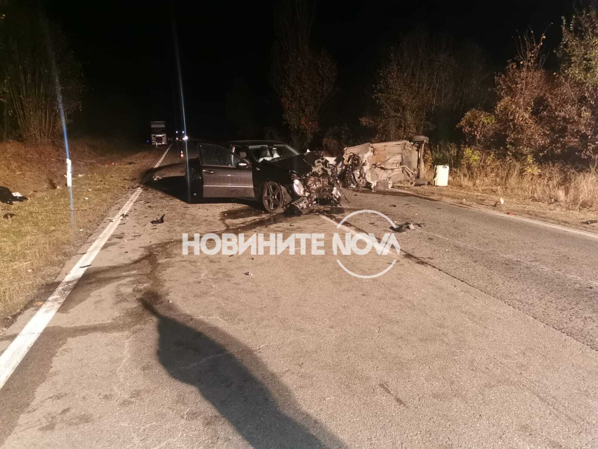 Зловещи СНИМКИ от адската касапница с два трупа в Търновско 