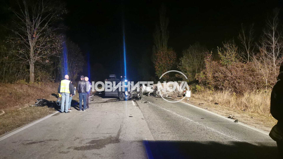 Зловещи СНИМКИ от адската касапница с два трупа в Търновско 
