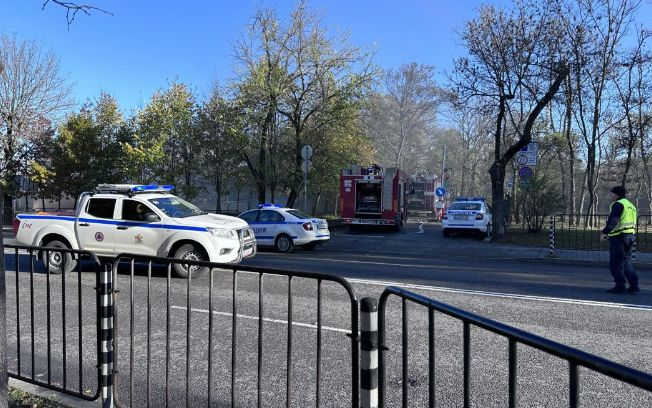 Огнен ужас на метростанция "Васил Левски", районът е отцепен СНИМКИ