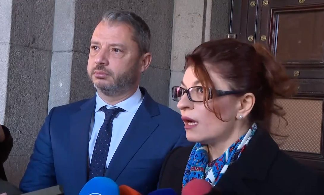 Скандал при Денков! Атанасова и Добрев изхвърчаха бесни и разкриха какво е можело да се случи преди часове със... ВИДЕО