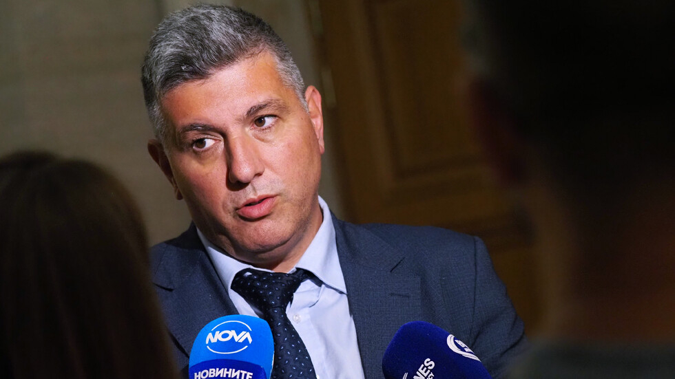 Регионалният министър разкри ще има ли снежен ад по родните пътища 
