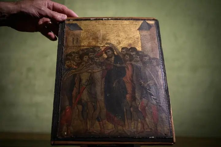 Шокиращ обрат: Години наред жена си мислеше, че икона виси в кухнята ѝ, но се оказа, че... СНИМКА