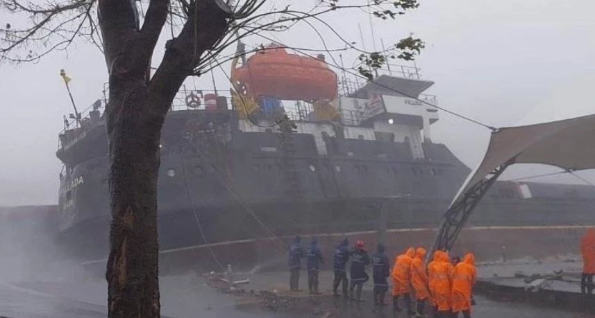 Неописуем ужас с товарен кораб в Черно море ВИДЕО 