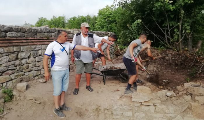 Велик скандинавски воин бранил стените на древния Мисионис?