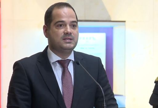 Шефът на МВР реши слага ли главата си на дръвника, удари по Кирил Петков БЛИЦ TV