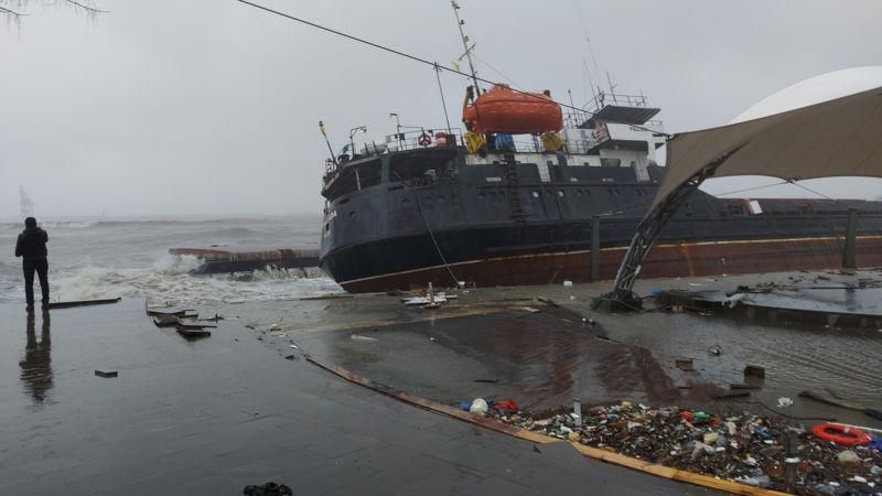 Ужасът в Турция няма край, не спират да броят трупове 