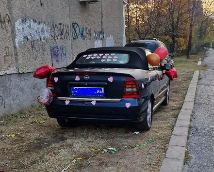 Романтик от "Люлин" взриви мрежата, ето какво причини на кола СНИМКИ 