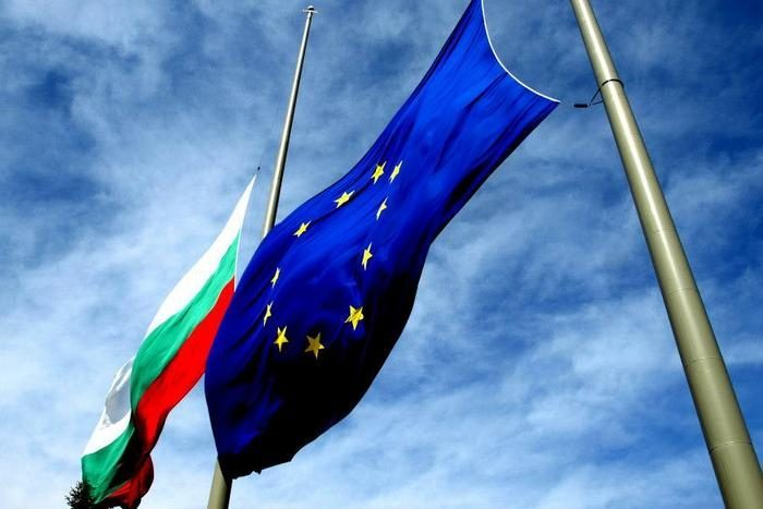 ЕК съсипа България, имате големи предизвикателства пред вас 