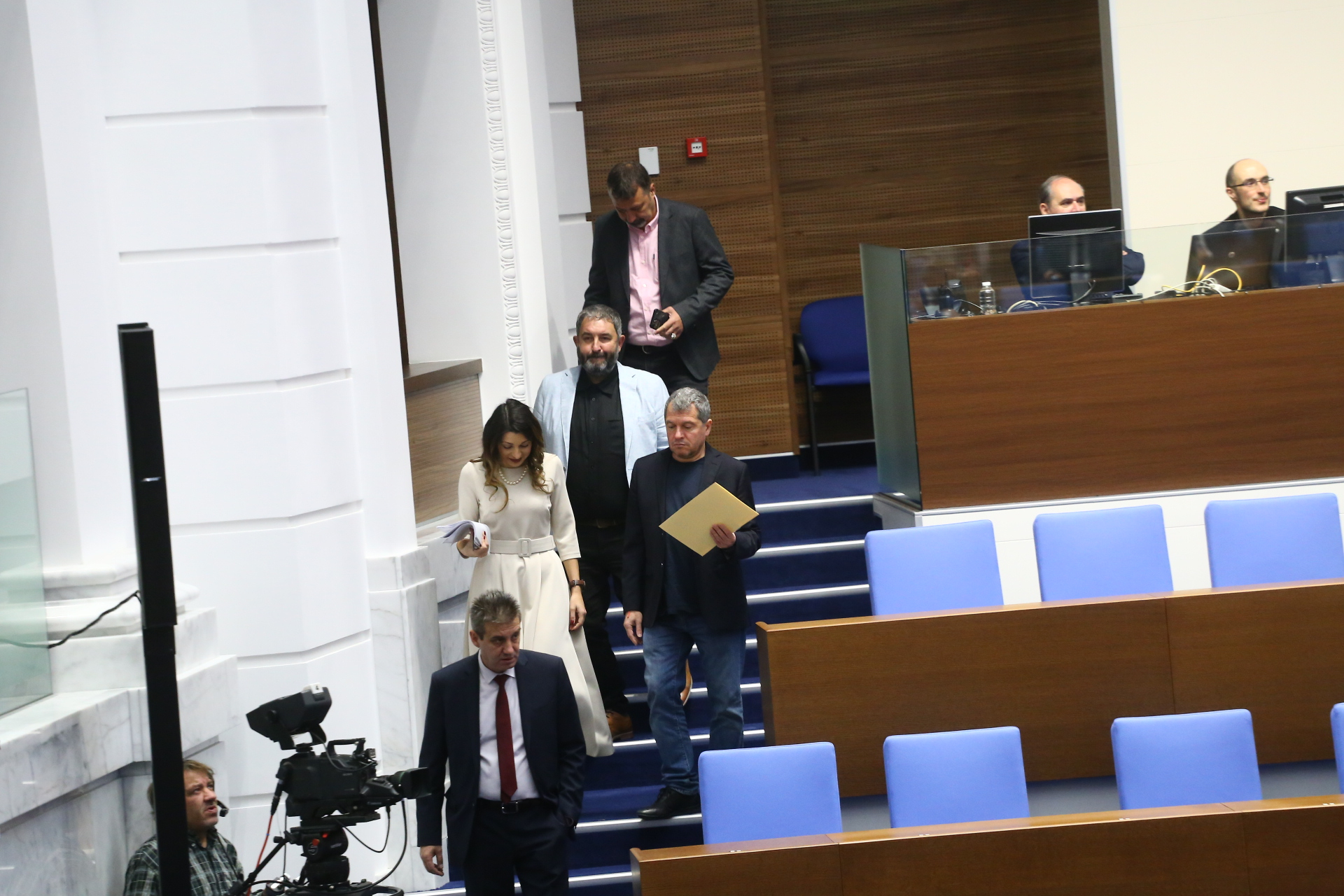Ново горещо проучване сензационно: Тази партия аут от НС, ако изборите са сега 