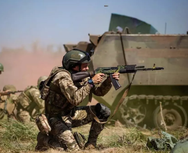 Плацдарм на брега на Днепър: Кога може да започне украинската кампания срещу Крим?