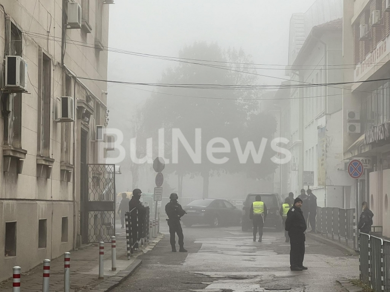 Враца под блокада: Появи се Георги Вълев от „Килърите“, почерня от маскирани СНИМКИ