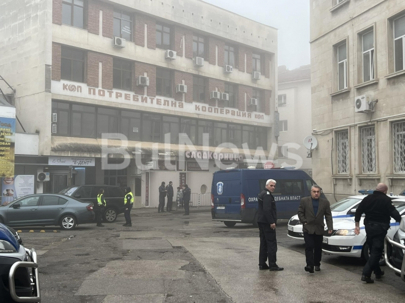 Враца под блокада: Появи се Георги Вълев от „Килърите“, почерня от маскирани СНИМКИ