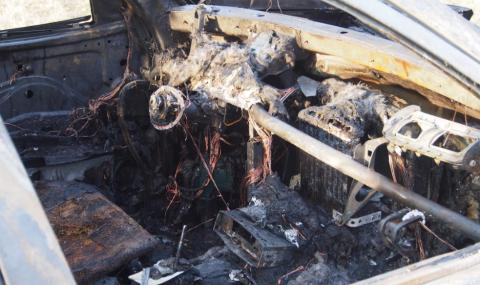 Огнен ад край Пазарджик! Човек изгоря жив в запалила се кола СНИМКИ