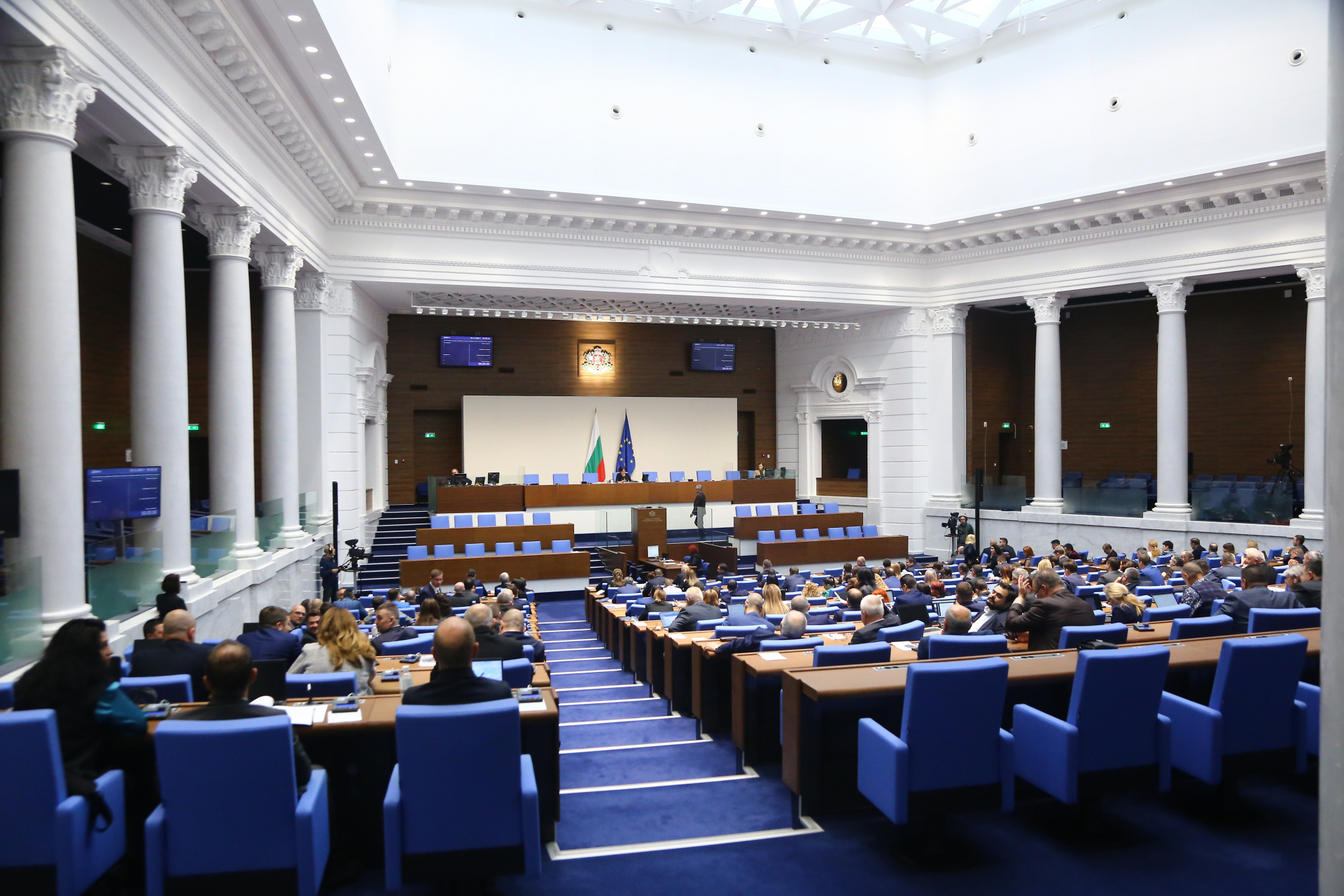 Промените в Конституцията влязоха в сила