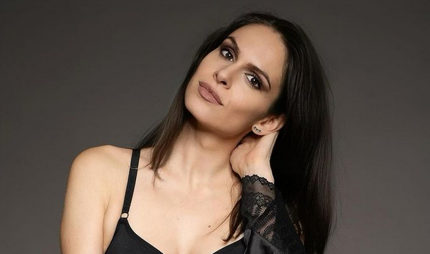 Бременната Даяна Ханджиева нажежи страстите с полуголи СНИМКИ 18+