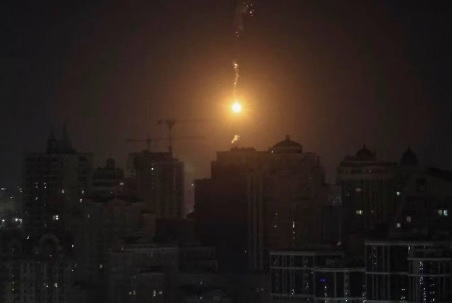 The Sun и Reuters пуснаха СНИМКИ И ВИДЕО за киевската ПВО въпреки забраната от властите