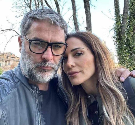 Ще я познаете ли: Най-успешната гръцка певица, която дори на 54 г. изглежда зашеметяващо СНИМКИ