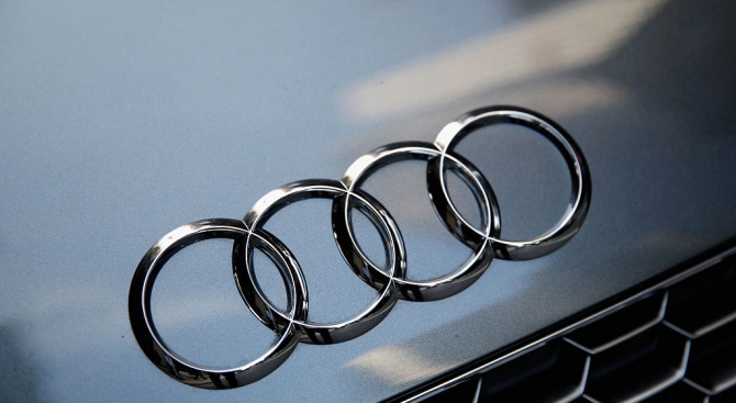 Шпиони заснеха новото Audi S5 на бензиностанция ВИДЕО 